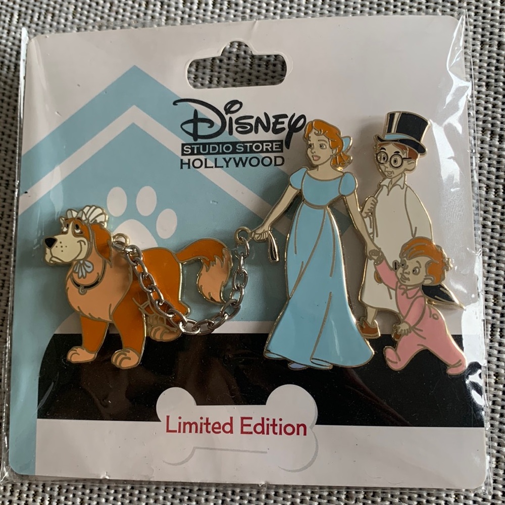 Disney Wendy John Michael & Nana Walk in the Park LE 300 Pin DSF DSSH Peter Pan